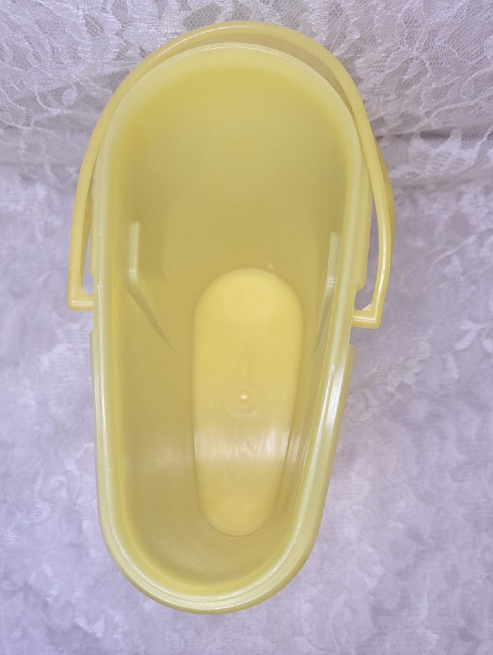 Tupperware: Pitcher With Handle - Picture 7 of 10
